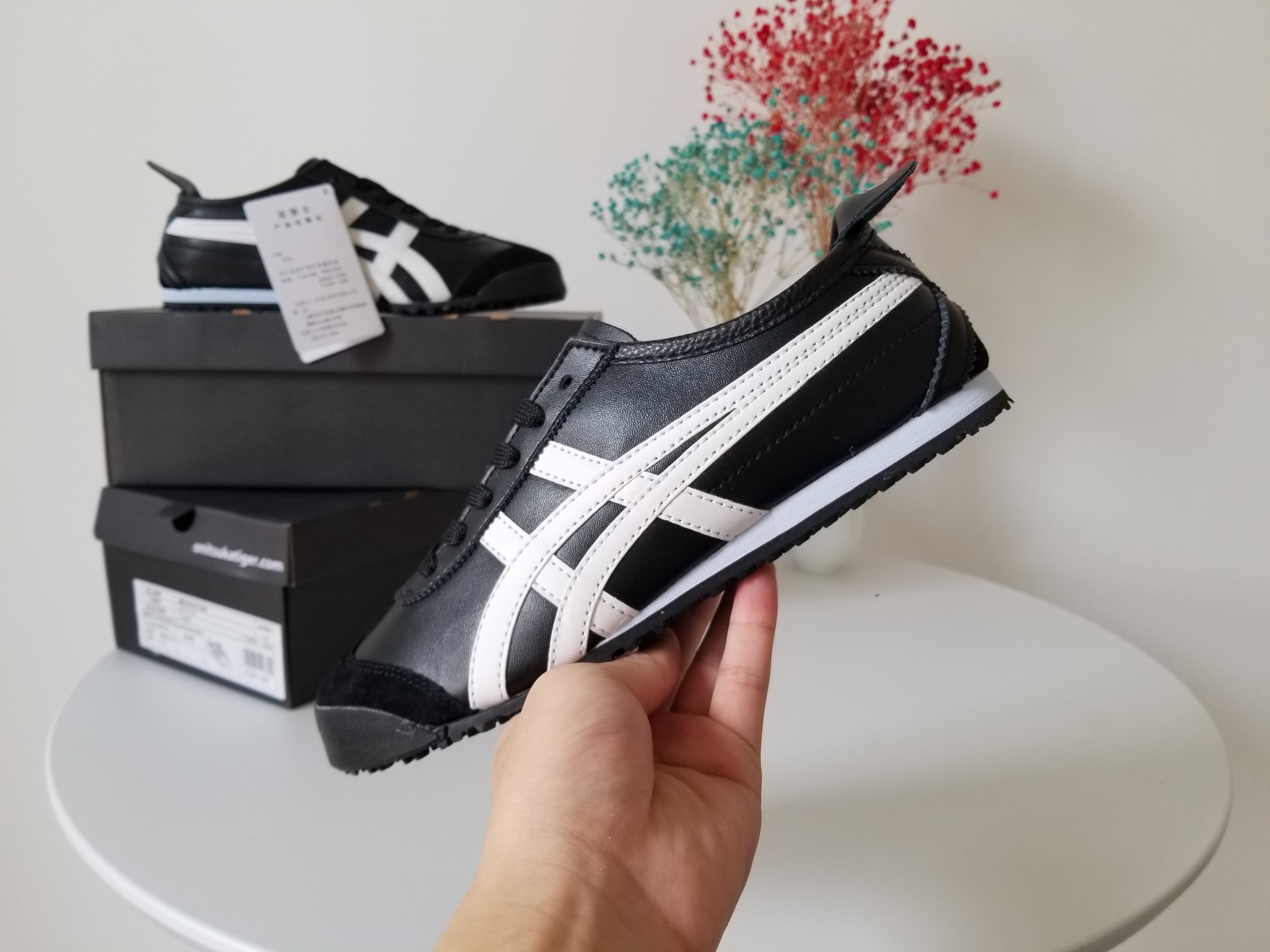 Onitsuka Tiger Sneakers Mexico 66 low-top lace-up — Black and white