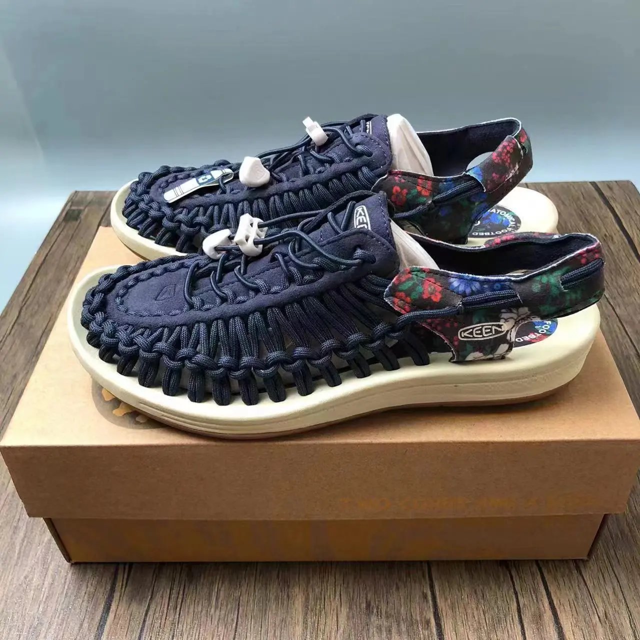 KEEN Sandals UNEEK cord-woven — 20