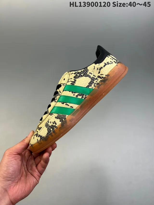 Gucci Gazelle and Los Angeles low-top sneakers product detail image 9