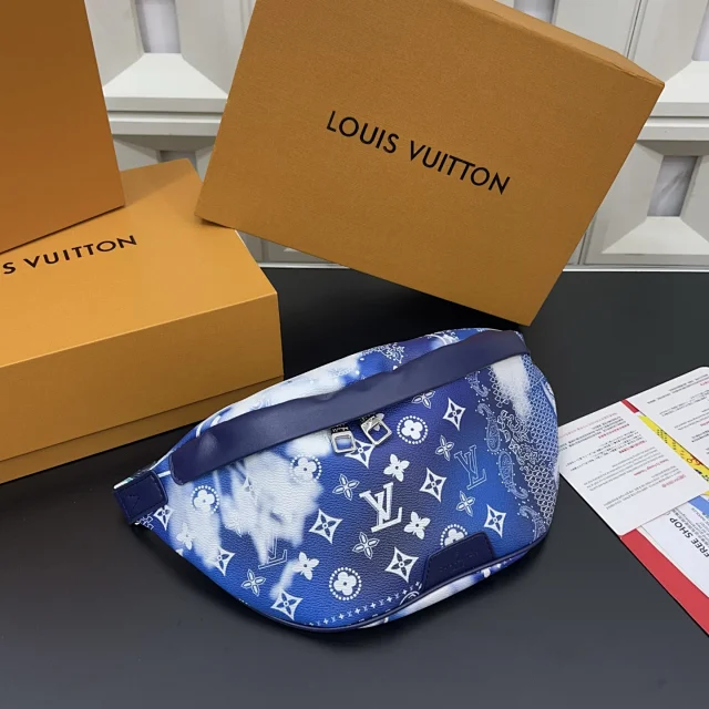 Louis Vuitton Crossbody Bags Monogram Zip Belt Bag product detail image 16