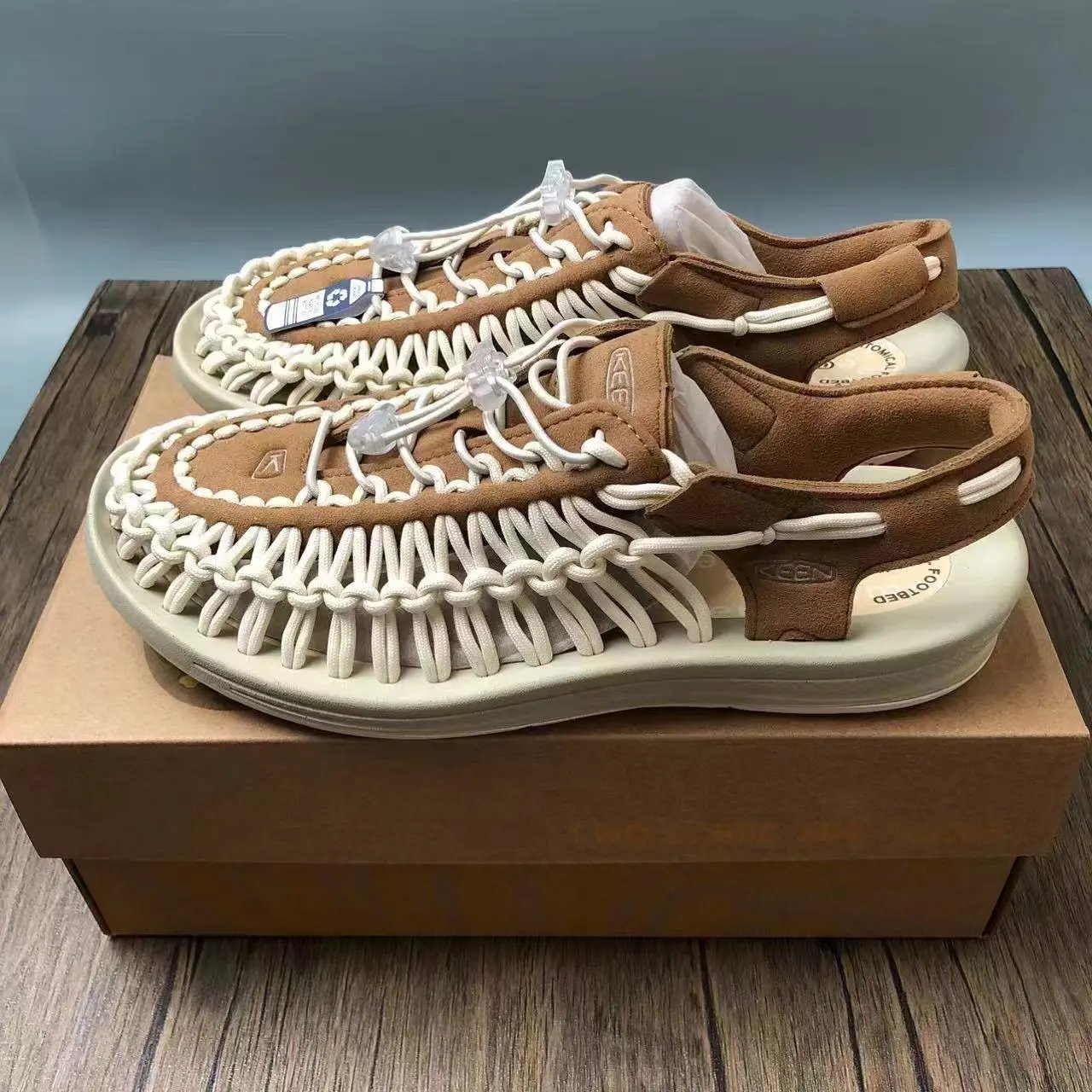 KEEN Sandals UNEEK cord-woven — 18