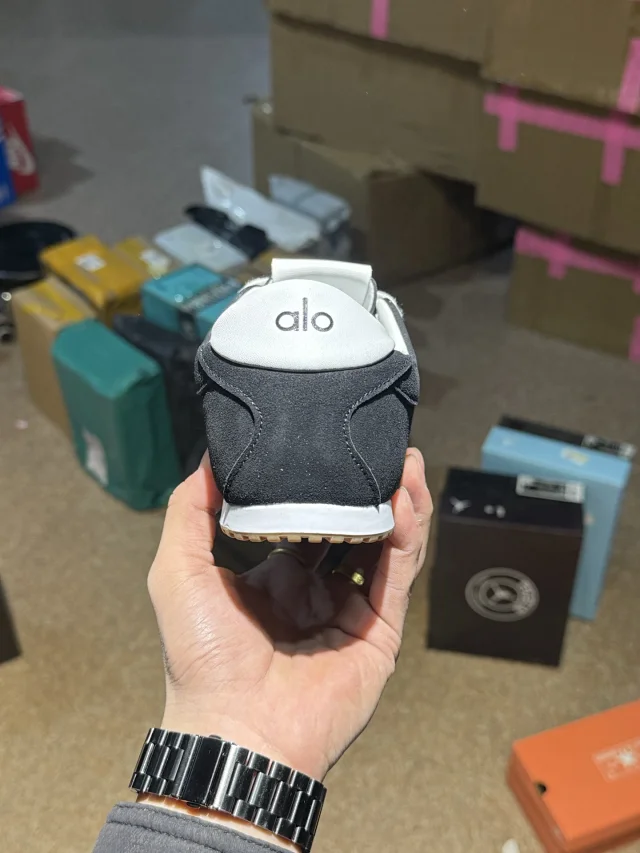 Alo Yoga Sneakers Sunset Sneaker product detail image 4