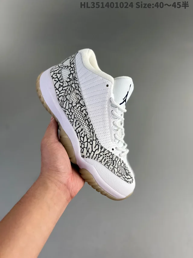 Jordan Sneakers Air 11 Low IE product detail image 2