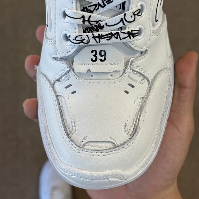 Balenciaga Sneakers Hamptons product detail image 20