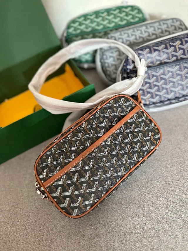 Goyard Crossbody Bags Monogram Zip Camera Bag product detail image 4