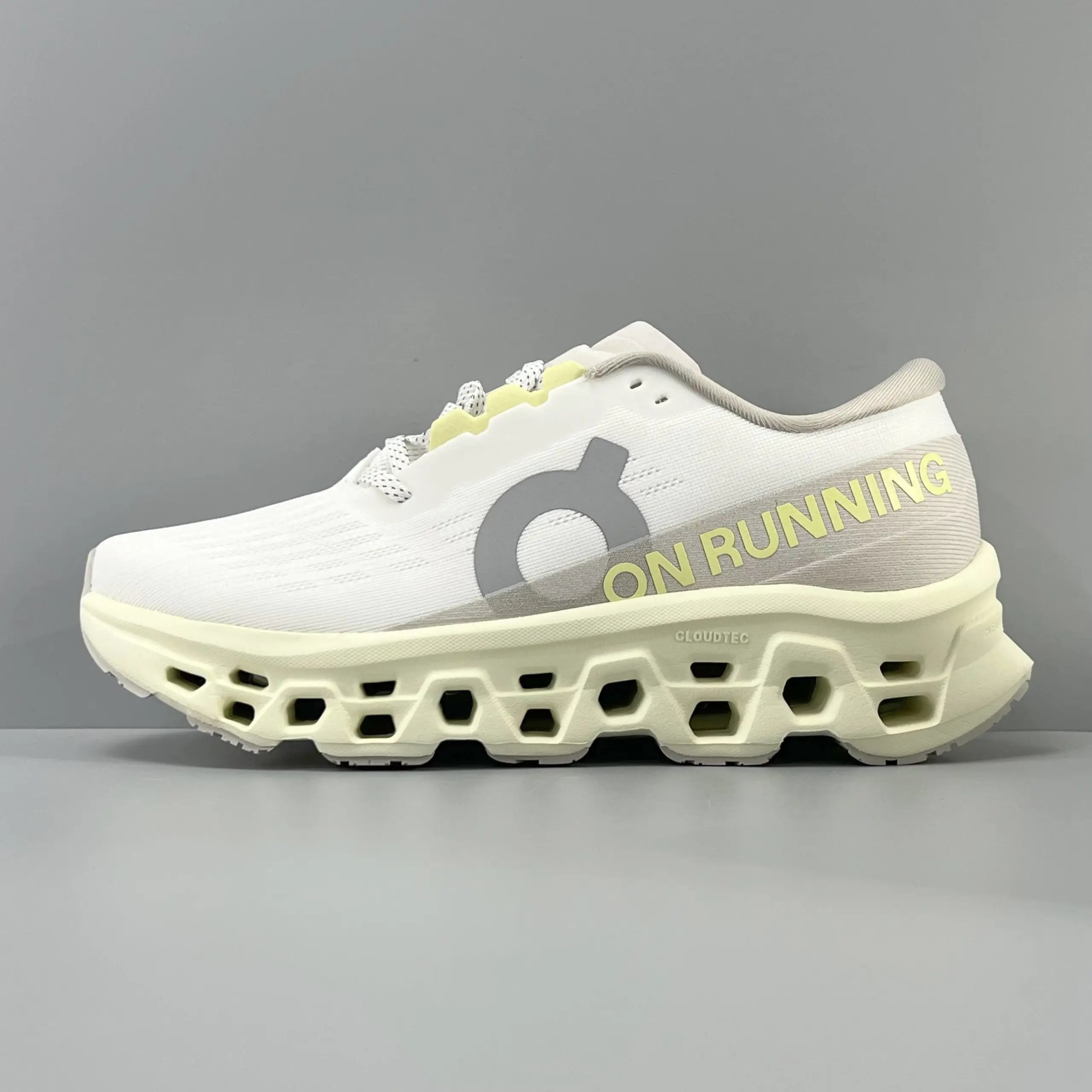 On Sneakers Cloudmonster 3 — *015