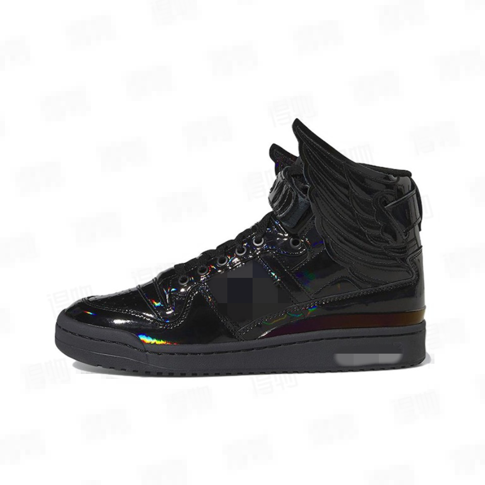 *022- Anti winged black patent leather
