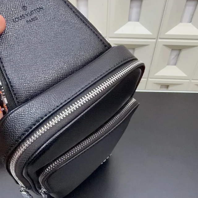 Louis Vuitton Crossbody Bags Sling Bag product detail image 13