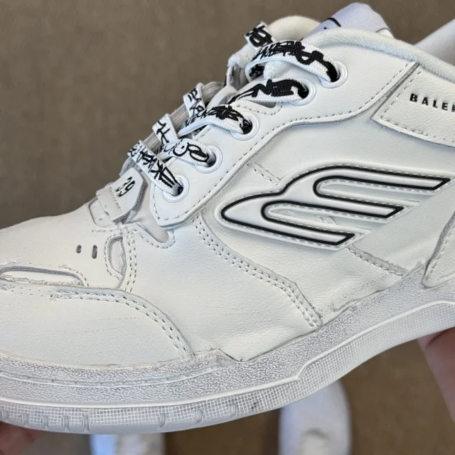 Balenciaga Sneakers Hamptons product detail image 21