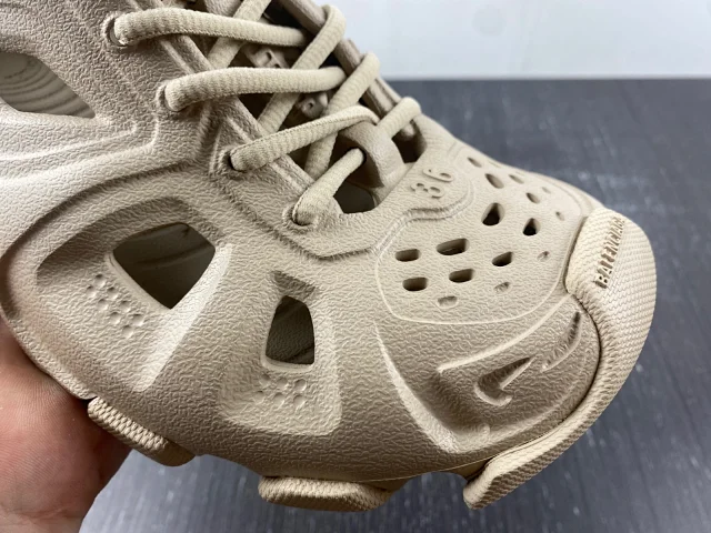 Balenciaga Sneakers 702416 WSCES product detail image 7