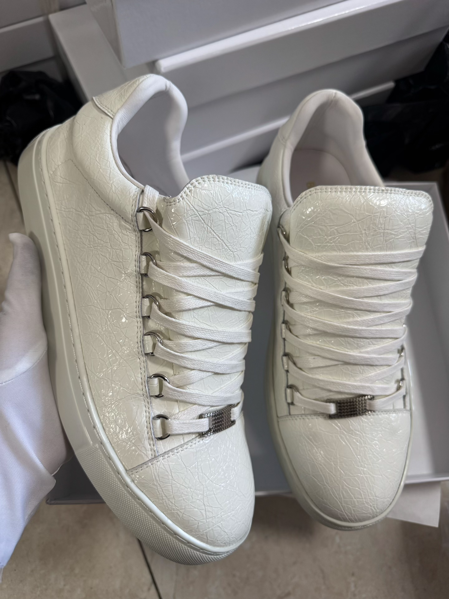 Unbranded Sneakers High-top lace-up with metal eyelets — White low-top