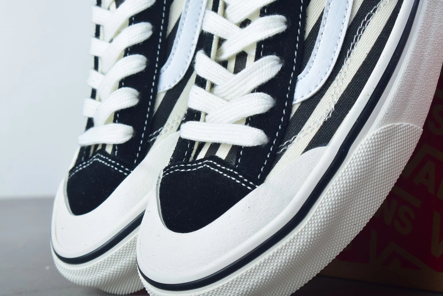 Vans Old Skool Zebra Stripe Black and White Sneakers Skateboard Shoes - 9