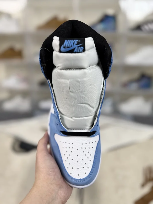 Nike Sneakers Air Jordan 1 High OG product detail image 5