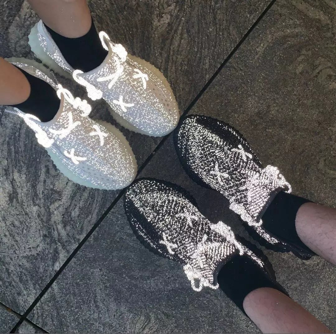 Yeezy 350 V2 Couple Running Shoe