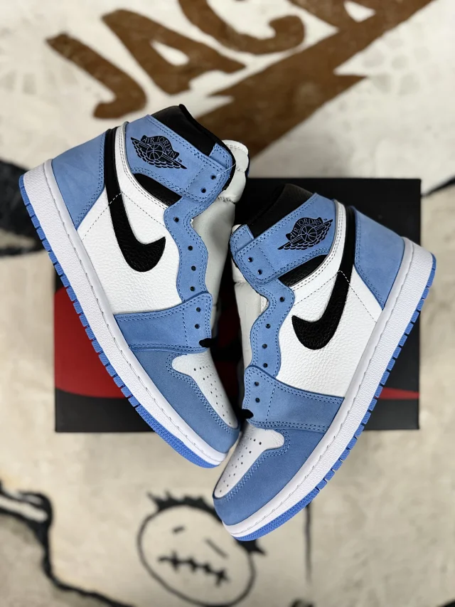 Nike Sneakers Air Jordan 1 High OG product detail image 3