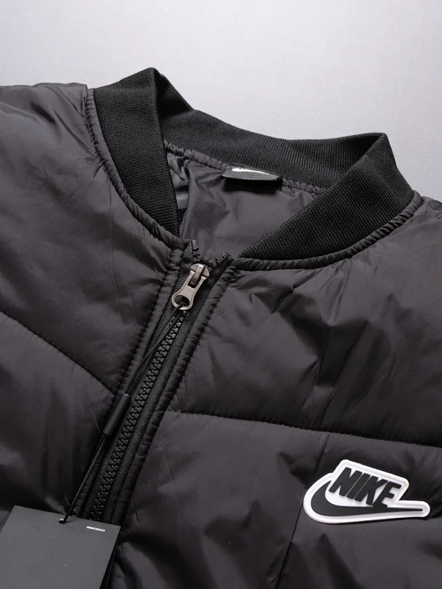 Nike Down Jackets Quilted zip-front bomber jacket with ribbed collar and cuffs product detail image 7
