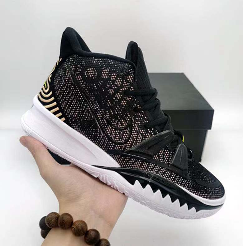 Nike Sneakers Kyrie 7 basketball shoes — Black and white