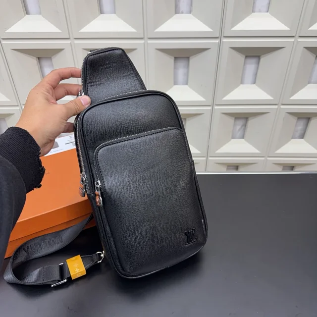 Louis Vuitton Crossbody Bags Sling Bag product detail image 14