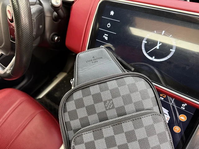 Louis Vuitton Crossbody Bags Sling Bag product detail image 32