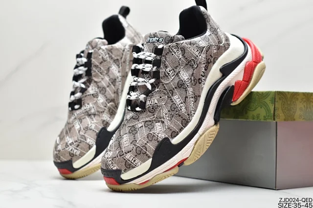 Balenciaga Sneakers logo-print chunky product detail image 1
