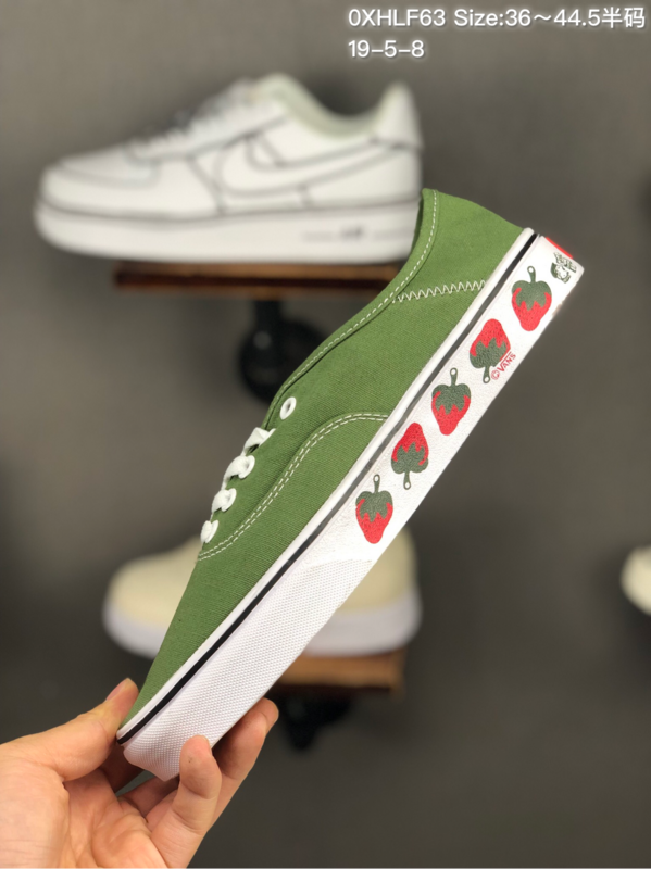 Vans Sneakers Authentic Strawberry Print Canvas image 3