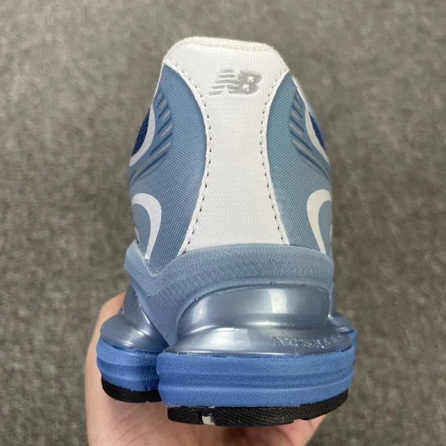New Balance Sneakers U2000 product detail image 19