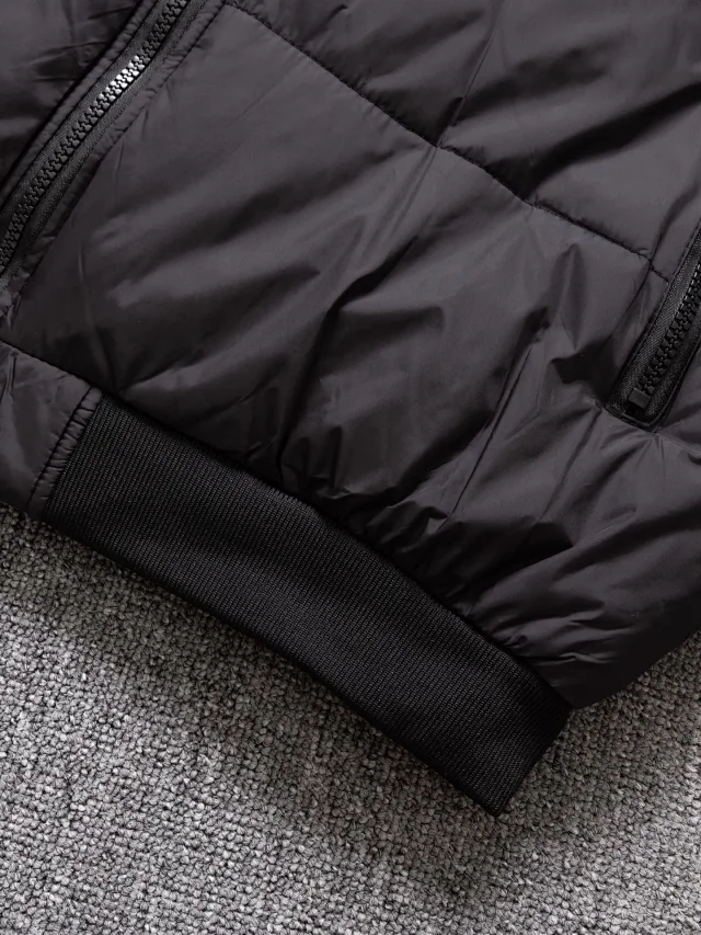 Nike Down Jackets Quilted zip-front bomber jacket with ribbed collar and cuffs product detail image 6