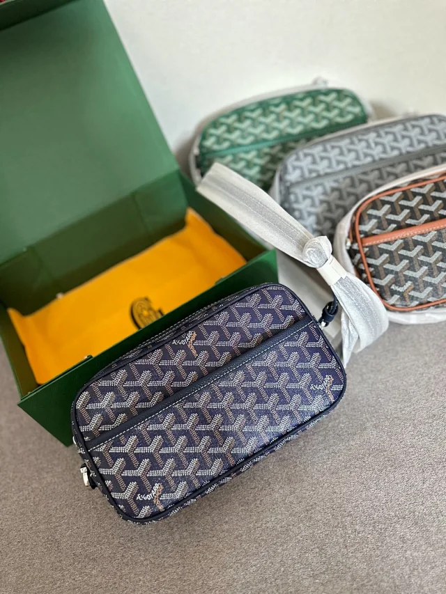 Goyard Crossbody Bags Monogram Zip Camera Bag product detail image 8