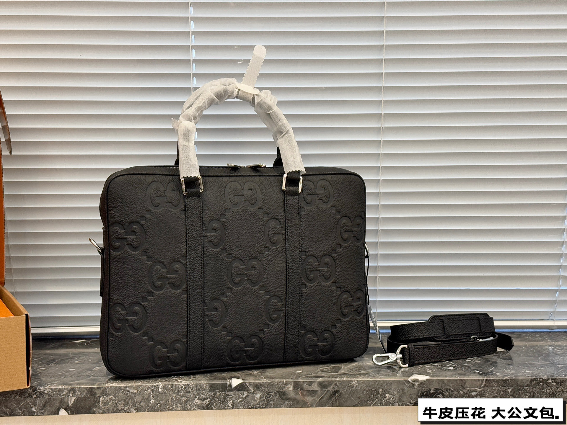 Gucci Crossbody Bags Logo-pattern bag — *019