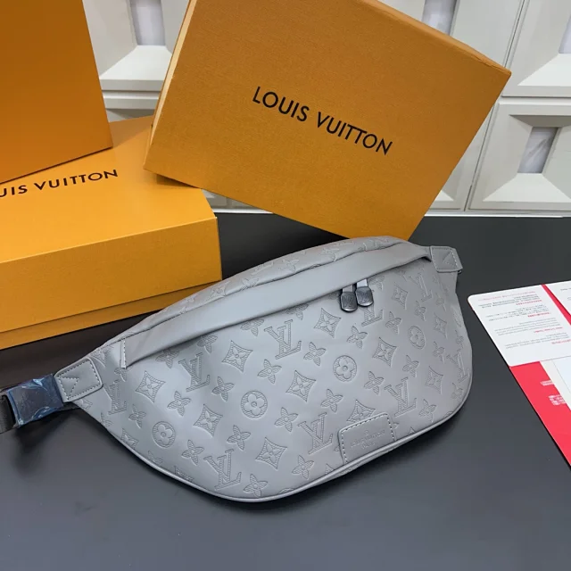 Louis Vuitton Crossbody Bags Monogram Zip Belt Bag product detail image 13