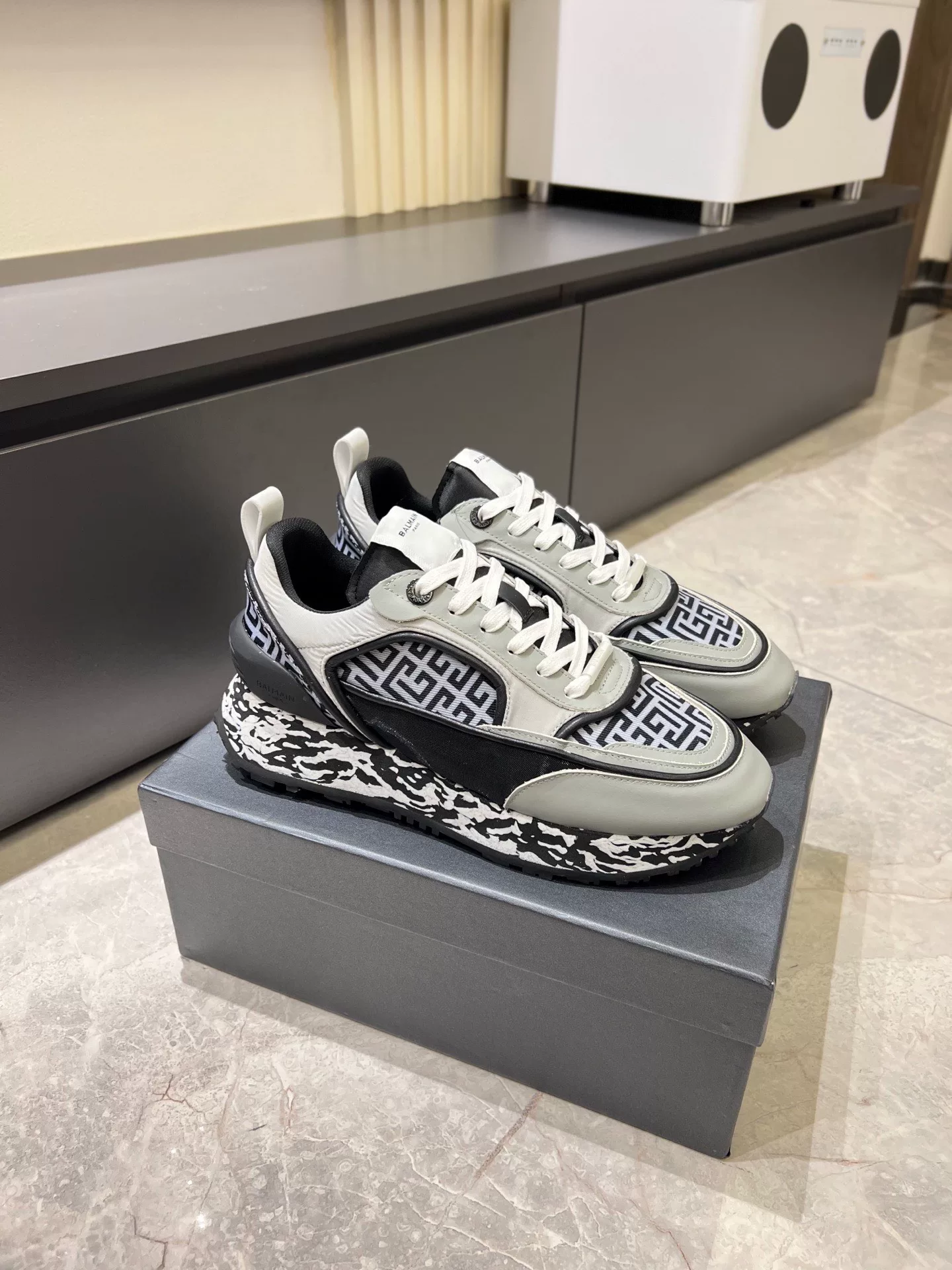 Balmain Sneakers Chunky low-top with monogram panels — *002