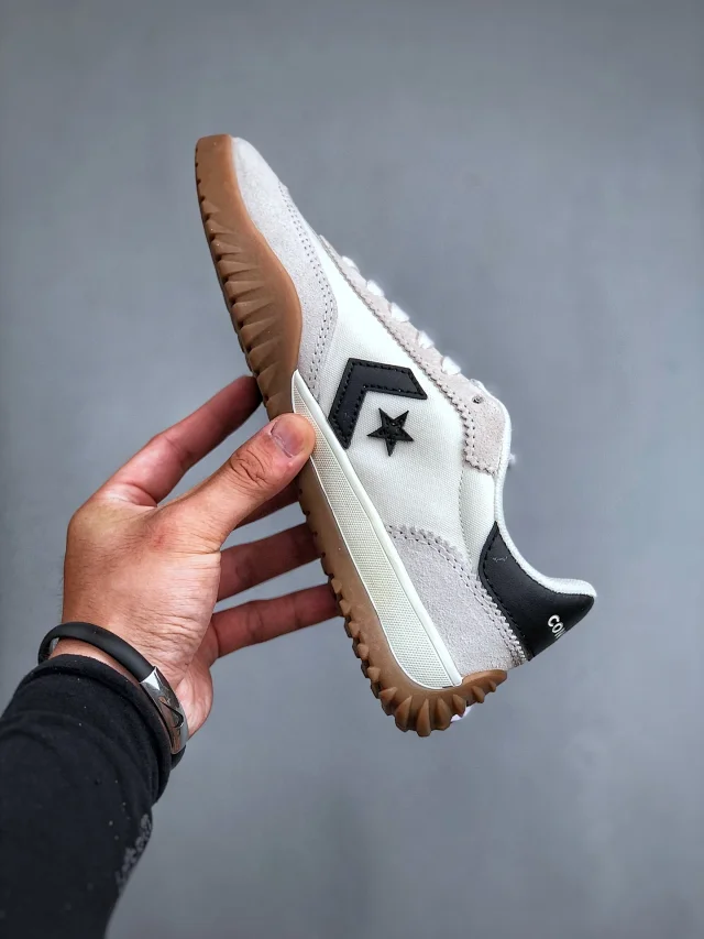 Converse Sneakers Run Star Trainer A08263C product detail image 27