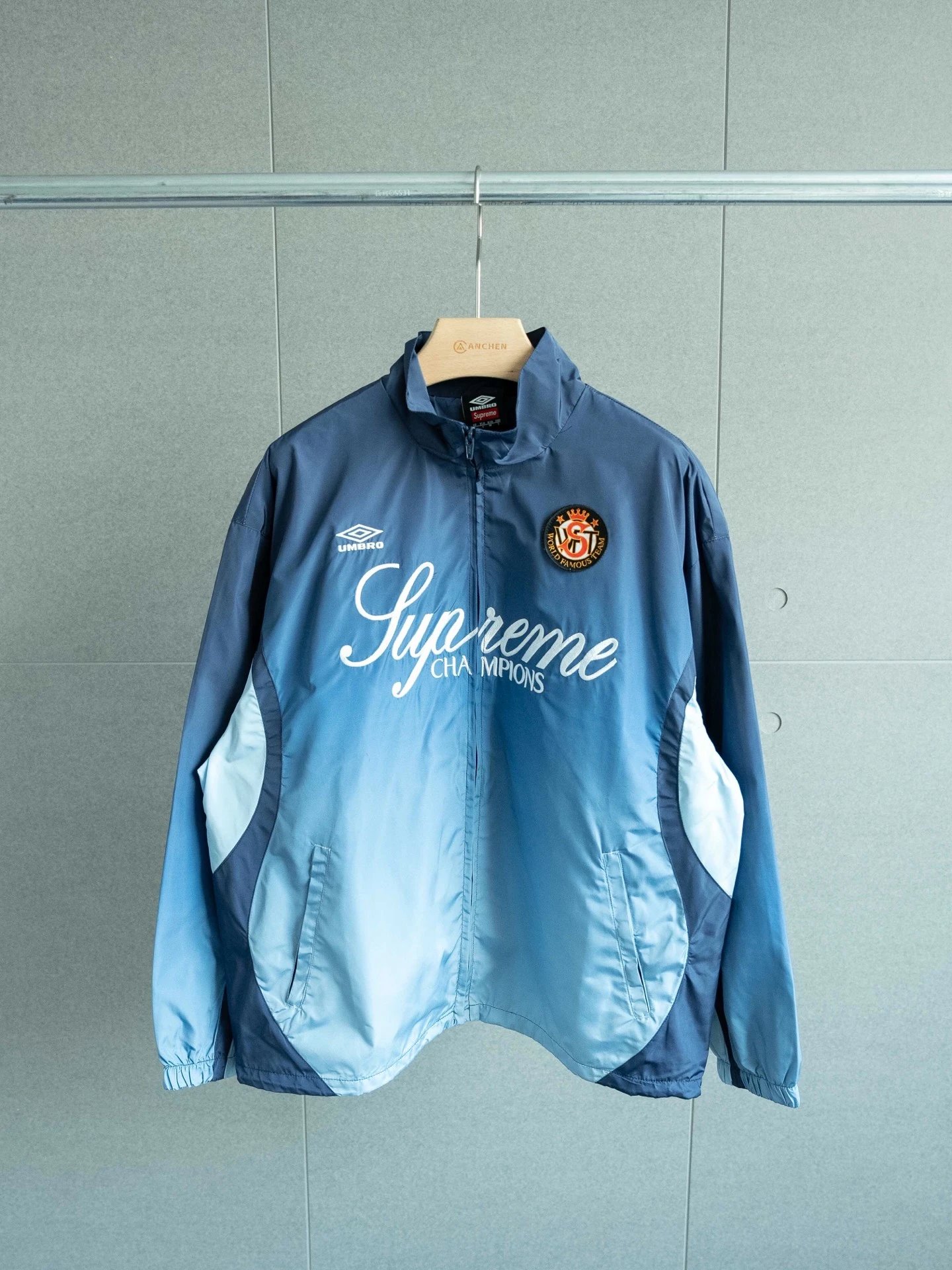 Umbro Jackets Supreme Champions gradient color-block zip track jacket — *001