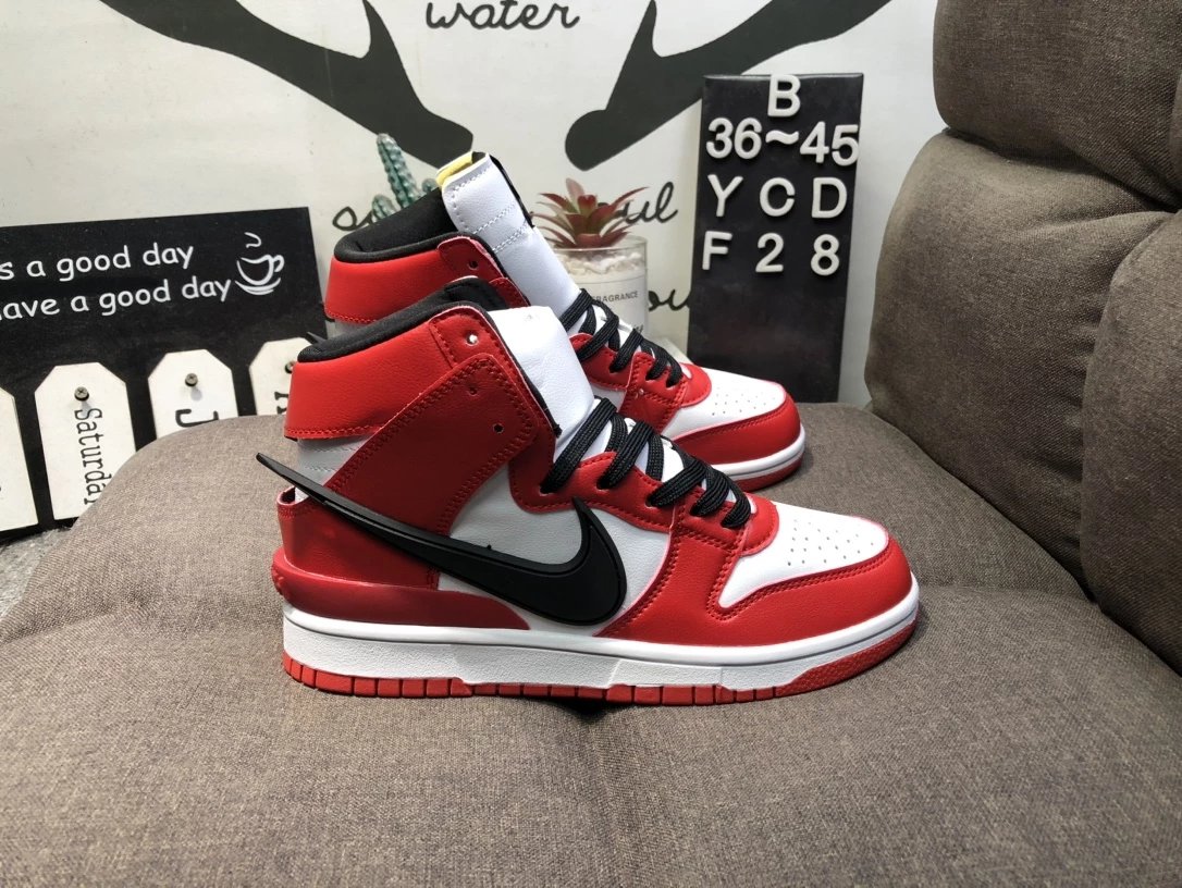 Nike Sneakers Dunk High x Ambush — Red and black