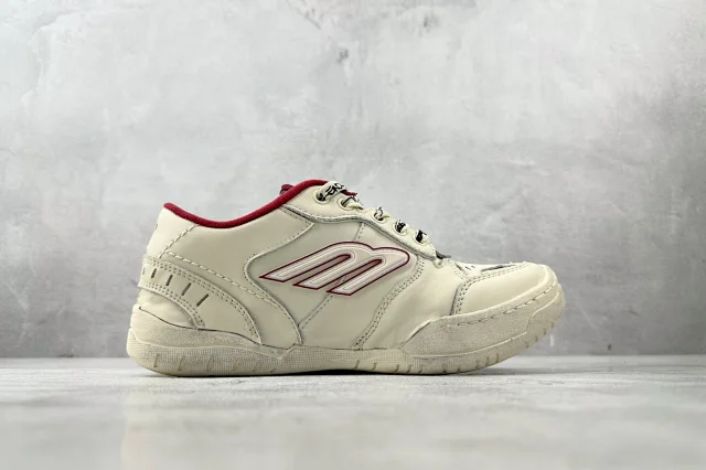Balenciaga Sneakers Hamptons product detail image 9