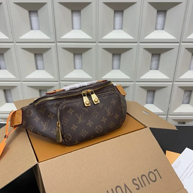 Louis Vuitton Crossbody Bags Monogram Zip Belt Bag product detail image 2