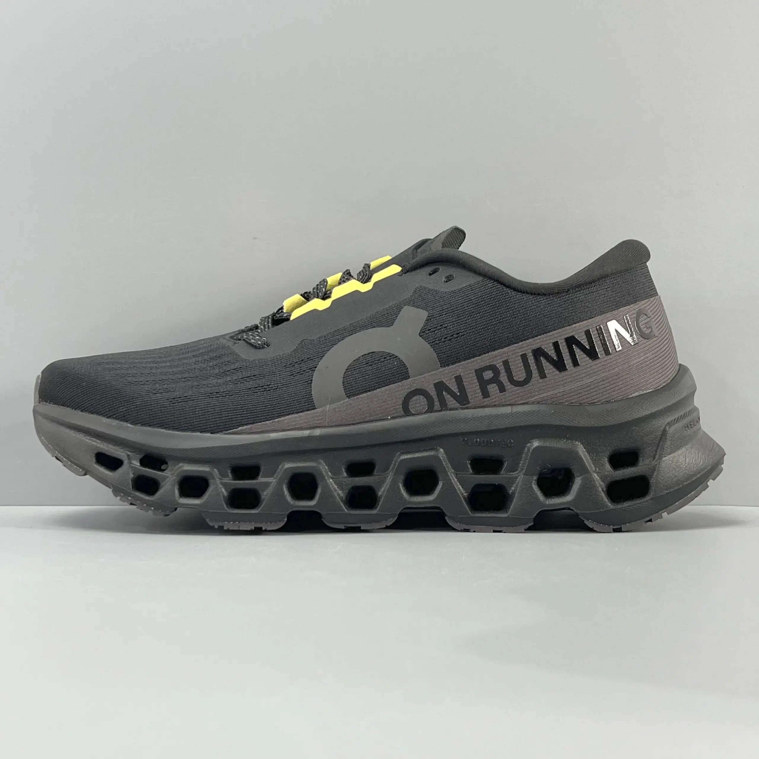 On Sneakers Cloudmonster 3 — *009