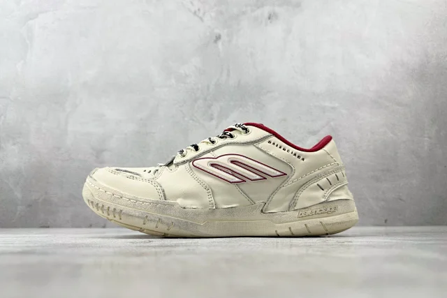 Balenciaga Sneakers Hamptons product detail image 10