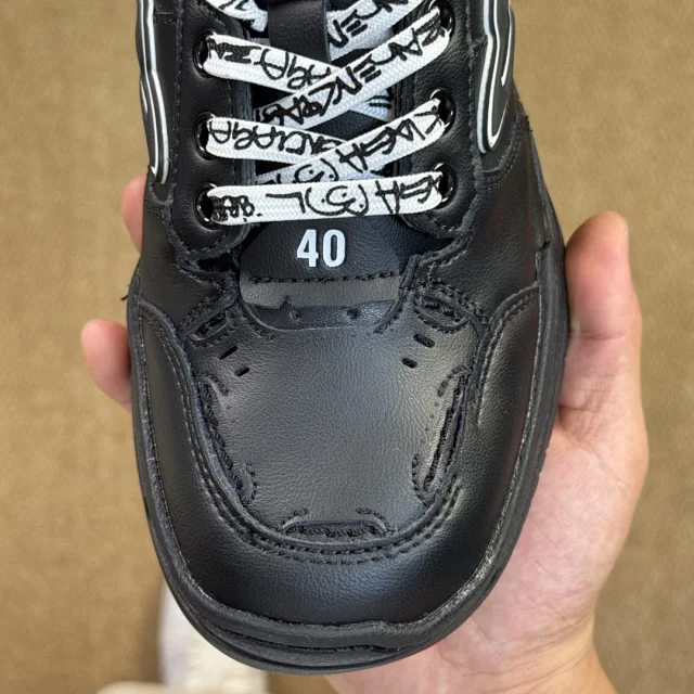 Balenciaga Sneakers Hamptons product detail image 12