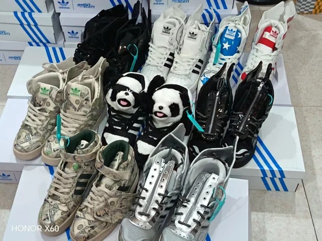 Adidas Sneakers Jeremy Scott Forum Hi Wings product detail image 1
