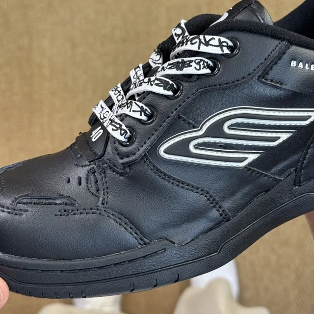 Balenciaga Sneakers Hamptons product detail image 13
