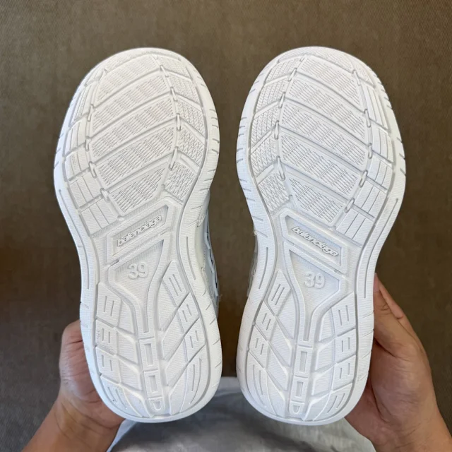 Balenciaga Sneakers Hamptons product detail image 24