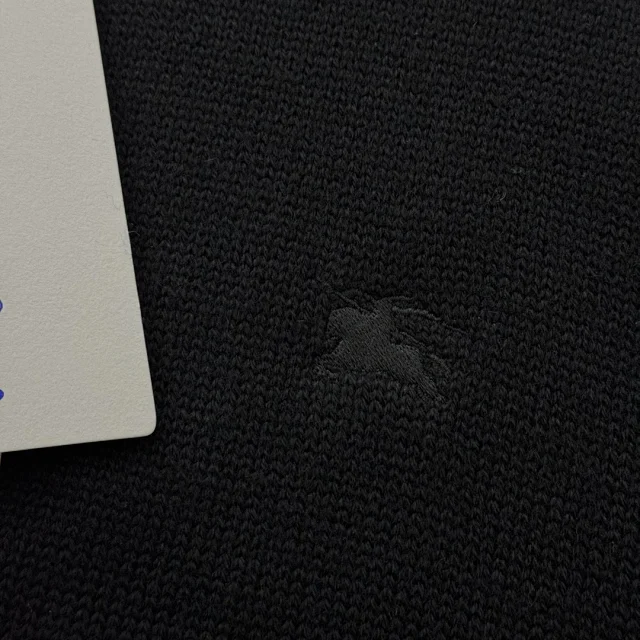 Burberry Knitwear Equestrian Knight stand-collar half-zip sweater product detail image 7