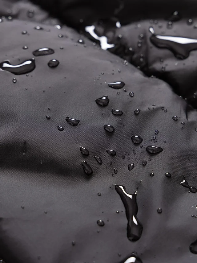 Nike Down Jackets Quilted zip-front bomber jacket with ribbed collar and cuffs product detail image 8