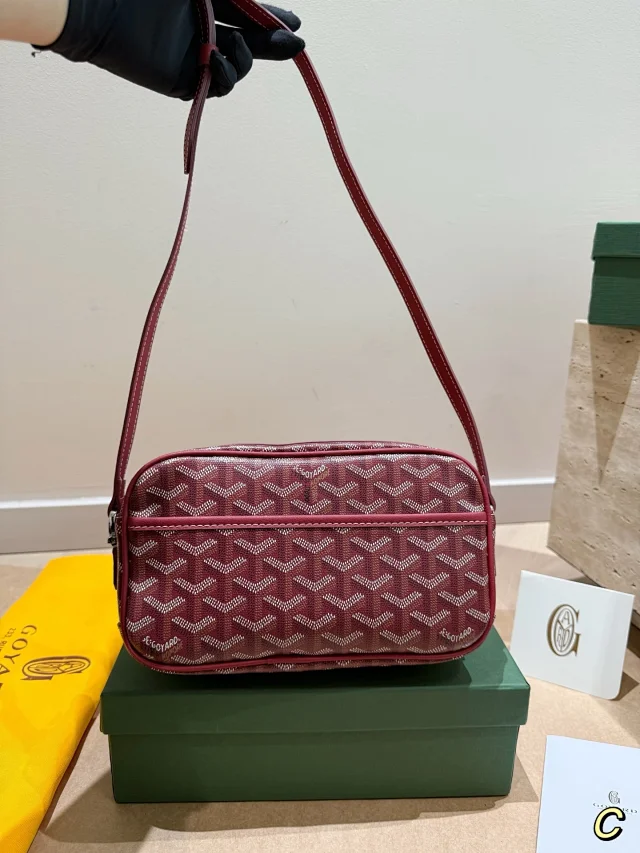 Goyard Crossbody Bags Monogram Zip Camera Bag product detail image 12