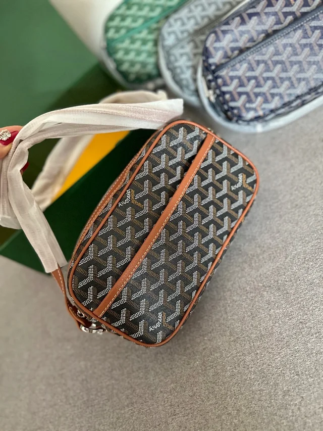 Goyard Crossbody Bags Monogram Zip Camera Bag product detail image 6