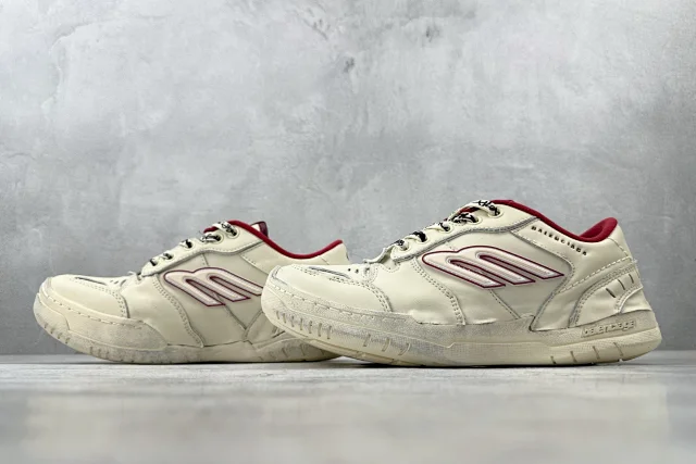 Balenciaga Sneakers Hamptons product detail image 6