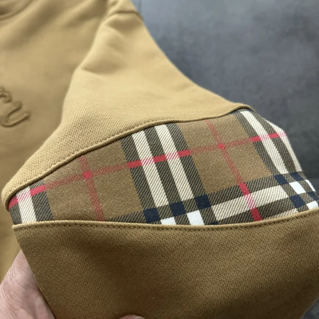 Burberry Hoodies & Sweatshirts Hooded sweatshirt with check lining and embroidered logo product detail image 4