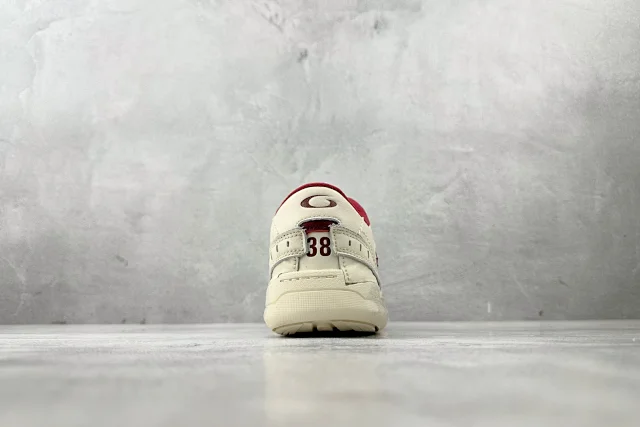 Balenciaga Sneakers Hamptons product detail image 2