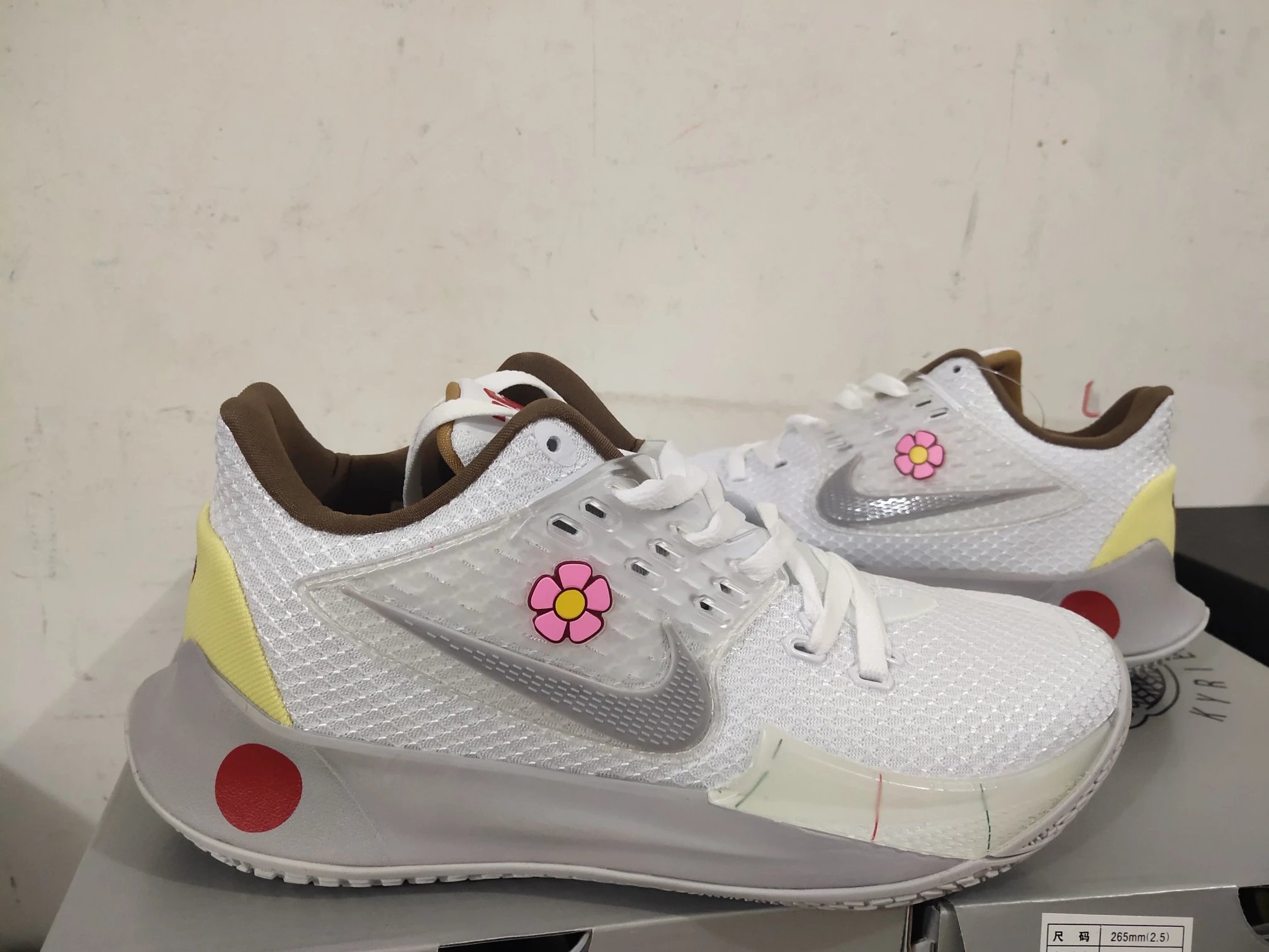 Kyrie Low 2 Sandy CJ6953